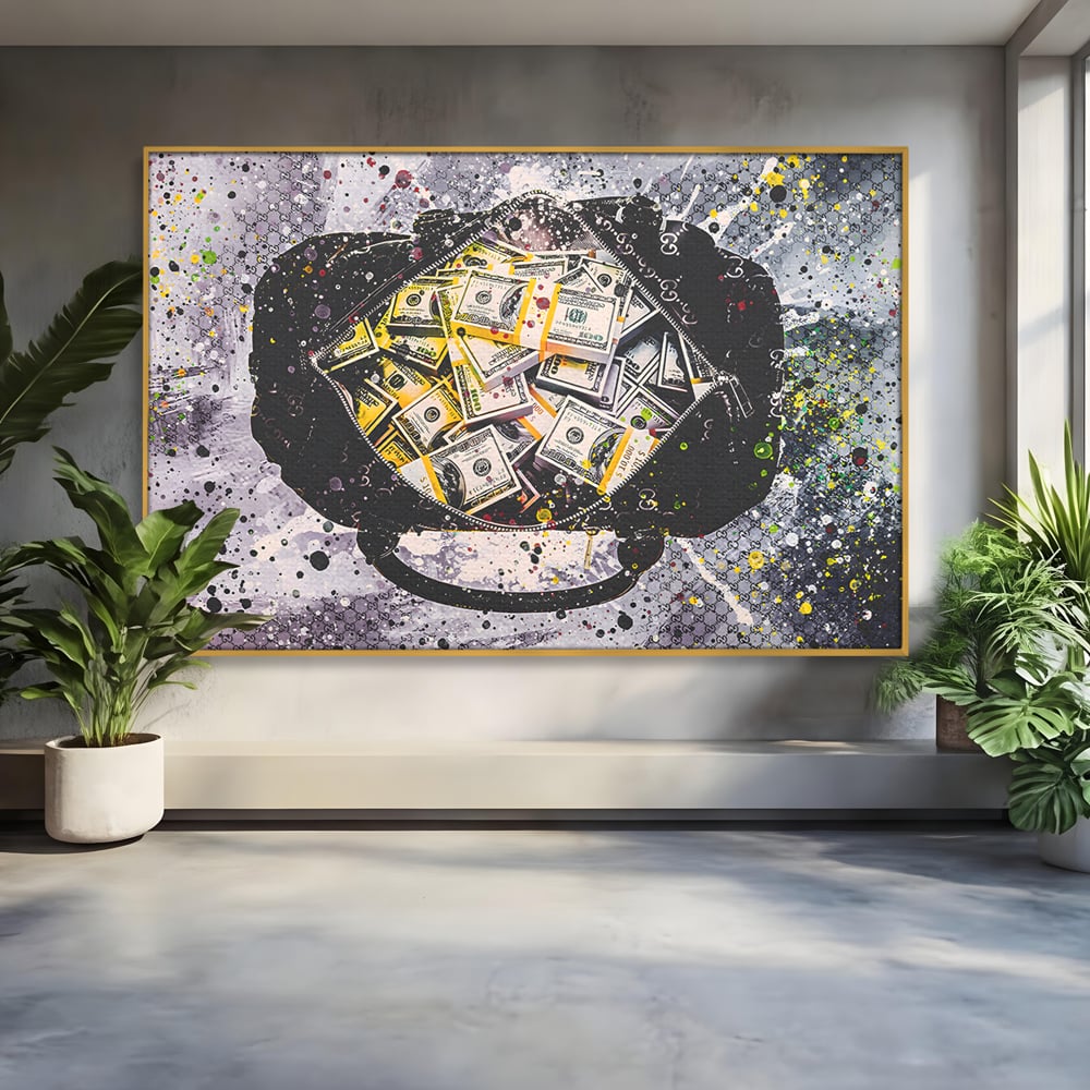 Tablou canvas cu pictura valiza plina cu dolari, in rama de aluminiu auriu